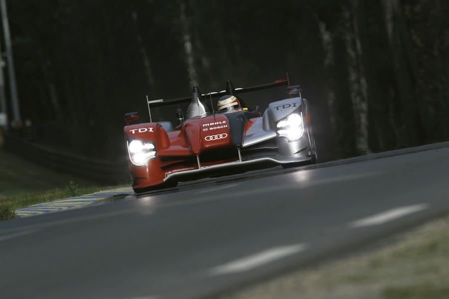  Audi R15 TDI Plus 2010 года  (фото 15 из 40)